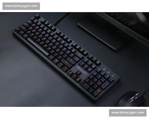 提升游戏体验与打字舒适度 电竞机械键盘的选择与使用技巧